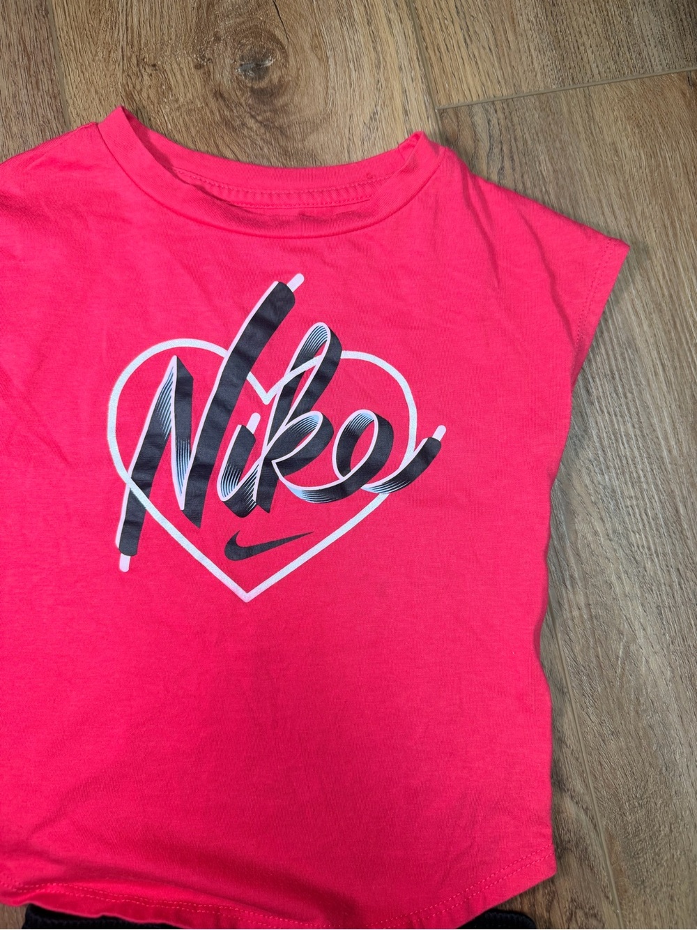 Nike Girls 2 Piece Outfit Set Pink Heart Logo Tee Black Mesh Shorts 4T Athletic - Picture 5 of 9